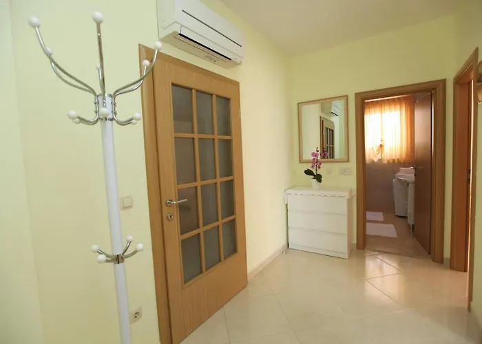 Sunbreeze アパート