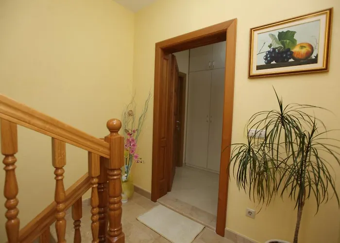 Sunbreeze アパート トロギール